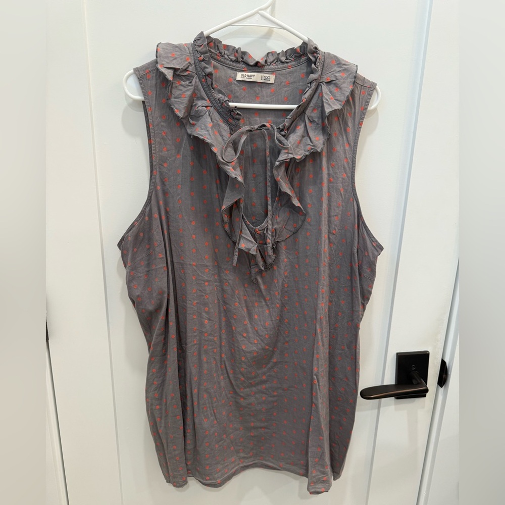 Old Navy tie front with ruffle polka dot sleeveless top